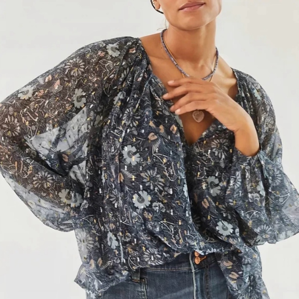 Letmebe NWT Anthropologie Blouse Women’s S Sheer Blue Floral Chiffon Metallic